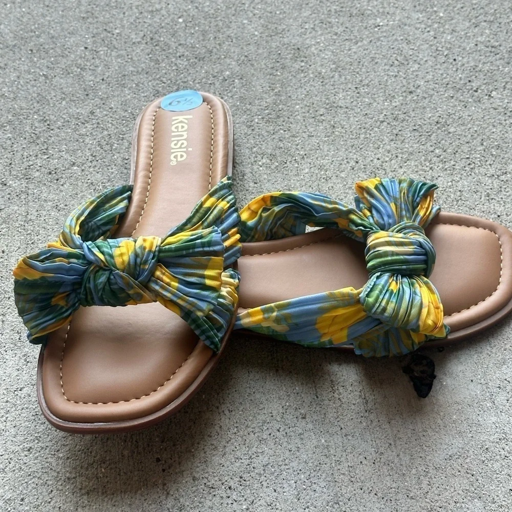 NEW Kensie Women's Multicolor Knotted Sandals size 6M